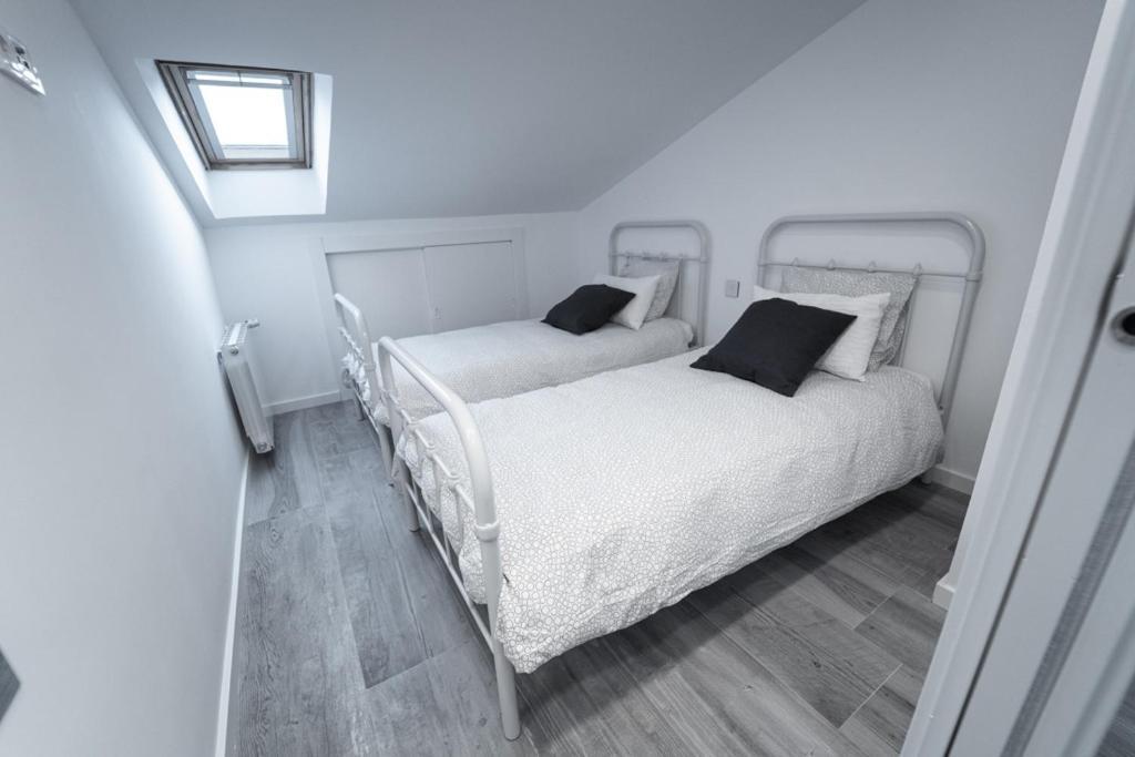Buhardilla Comillas Beach En Primera Linea De Playa, Wifi, Netflix מראה חיצוני תמונה